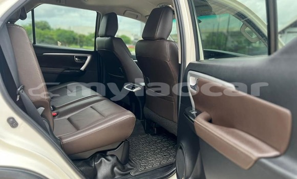 Buy Used Toyota Fortuner White Car in Vientiane in Vientiane Province Buy Used Toyota Fortuner White Car in Vientiane in Vientiane Province