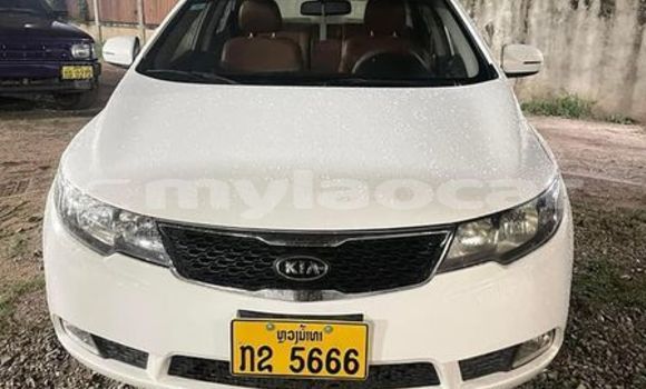 Buy Used Kia Cerato White Car in Vientiane in Vientiane Province