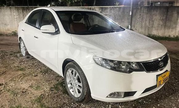 Buy Used Kia Cerato White Car in Vientiane in Vientiane Province Buy Used Kia Cerato White Car in Vientiane in Vientiane Province