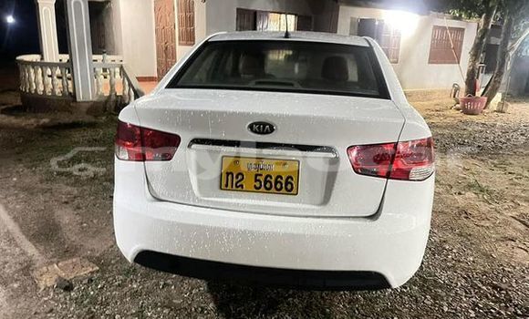 Buy Used Kia Cerato White Car in Vientiane in Vientiane Province Buy Used Kia Cerato White Car in Vientiane in Vientiane Province