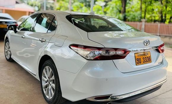 Buy Used Toyota Camry White Car in Vientiane in Vientiane Province Buy Used Toyota Camry White Car in Vientiane in Vientiane Province