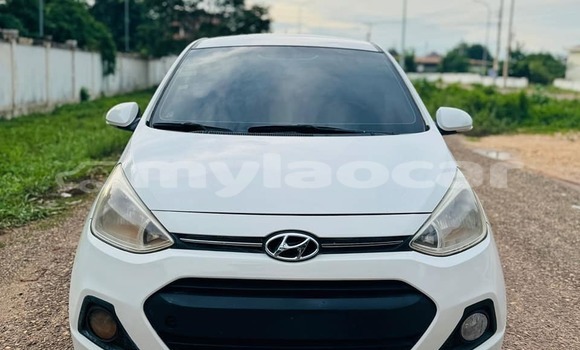 Buy Used Hyundai Grandeur White Car in Vientiane in Vientiane Province Buy Used Hyundai Grandeur White Car in Vientiane in Vientiane Province