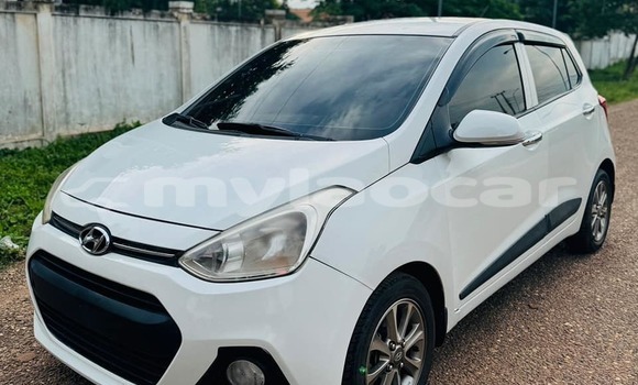 Buy Used Hyundai Grandeur White Car in Vientiane in Vientiane Province Buy Used Hyundai Grandeur White Car in Vientiane in Vientiane Province