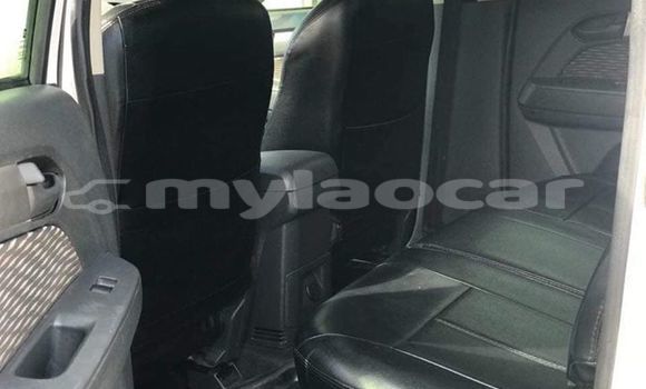 Buy Used Chevrolet Colorado White Car in Vientiane in Vientiane Province Buy Used Chevrolet Colorado White Car in Vientiane in Vientiane Province