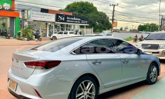 Acheter Occasion Voiture Hyundai Santa Fe Autre à Vientiane, Vientiane Province Acheter Occasion Voiture Hyundai Santa Fe Autre à Vientiane, Vientiane Province