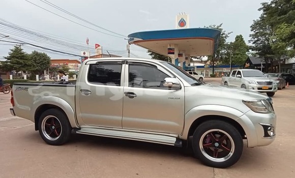 Buy Used Toyota Hiluxe VIGO Silver Car in Vientiane in Vientiane Province Buy Used Toyota Hiluxe VIGO Silver Car in Vientiane in Vientiane Province