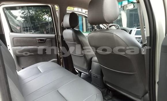 Buy Used Toyota Hiluxe VIGO Beige Car in Vientiane in Vientiane Province Buy Used Toyota Hiluxe VIGO Beige Car in Vientiane in Vientiane Province