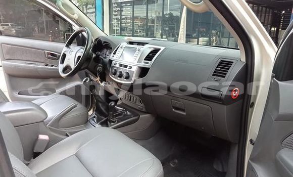 Buy Used Toyota Hiluxe VIGO Beige Car in Vientiane in Vientiane Province Buy Used Toyota Hiluxe VIGO Beige Car in Vientiane in Vientiane Province
