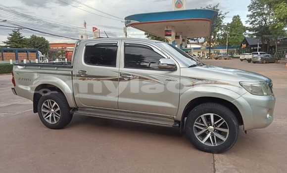 Buy Used Toyota Hiluxe VIGO Beige Car in Vientiane in Vientiane Province Buy Used Toyota Hiluxe VIGO Beige Car in Vientiane in Vientiane Province