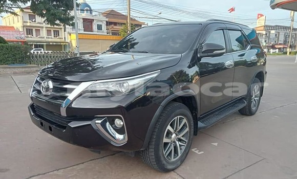 Buy Used Toyota Land Cruiser Black Car in Vientiane in Vientiane Province Buy Used Toyota Land Cruiser Black Car in Vientiane in Vientiane Province