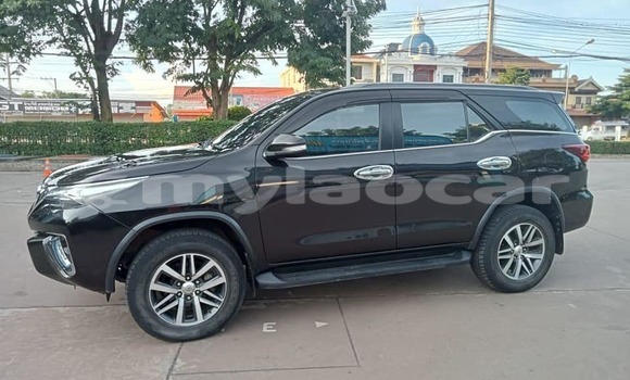 Buy Used Toyota Land Cruiser Black Car in Vientiane in Vientiane Province Buy Used Toyota Land Cruiser Black Car in Vientiane in Vientiane Province