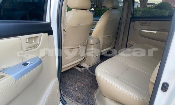 Buy Used Toyota Hiluxe VIGO White Car in Vientiane in Vientiane Province Buy Used Toyota Hiluxe VIGO White Car in Vientiane in Vientiane Province