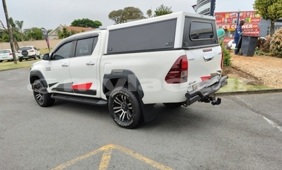 Acheter Occasion Voiture Toyota Hilux Blanc à Vientiane, Vientiane Province Acheter Occasion Voiture Toyota Hilux Blanc à Vientiane, Vientiane Province