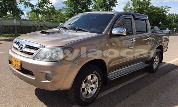 Buy Used Toyota Hilux Brown Car in Vientiane in Vientiane Province Buy Used Toyota Hilux Brown Car in Vientiane in Vientiane Province