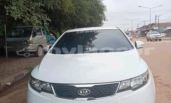 Buy Used Kia K3 White Car in Luang Prabang in Louangphabang Province Buy Used Kia K3 White Car in Luang Prabang in Louangphabang Province
