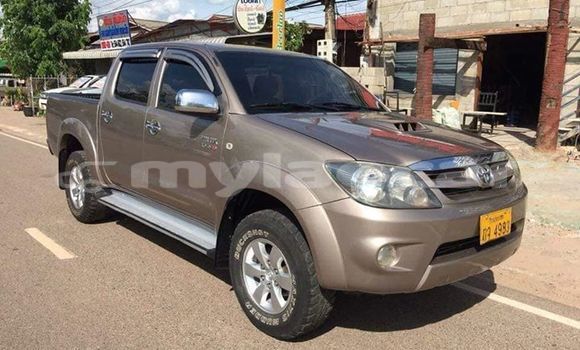 Buy Used Toyota Hilux Brown Car in Vientiane in Vientiane Province Buy Used Toyota Hilux Brown Car in Vientiane in Vientiane Province