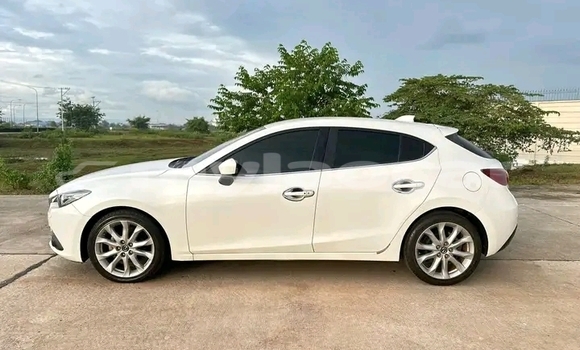Buy Used Mazda 3 White Car in Vientiane in Vientiane Province Buy Used Mazda 3 White Car in Vientiane in Vientiane Province