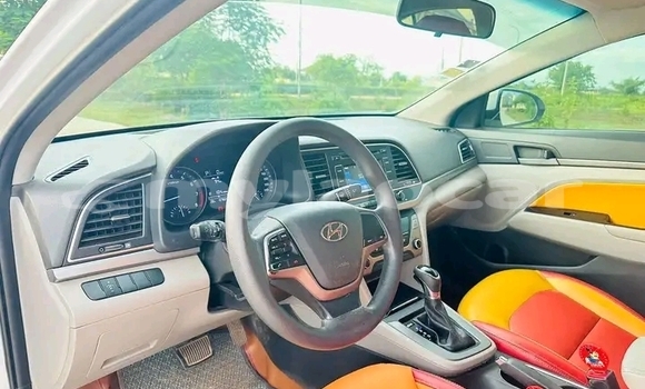 Buy Used Hyundai Elantra White Car in Vientiane in Vientiane Province Buy Used Hyundai Elantra White Car in Vientiane in Vientiane Province