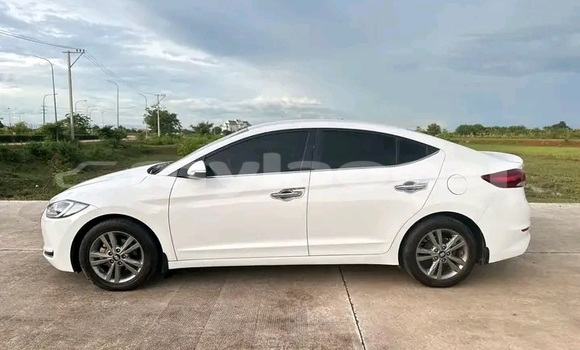 Buy Used Hyundai Elantra White Car in Vientiane in Vientiane Province Buy Used Hyundai Elantra White Car in Vientiane in Vientiane Province