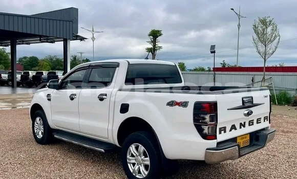 Buy Used Range Rover Range Rover White Car in Phonsavan in Xiangkhouang Province Buy Used Range Rover Range Rover White Car in Phonsavan in Xiangkhouang Province