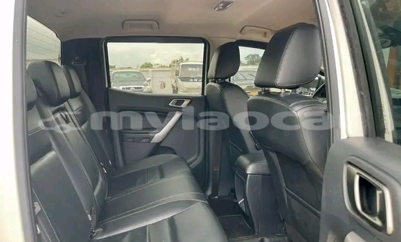 Buy Used Range Rover Range Rover White Car in Phonsavan in Xiangkhouang Province Buy Used Range Rover Range Rover White Car in Phonsavan in Xiangkhouang Province
