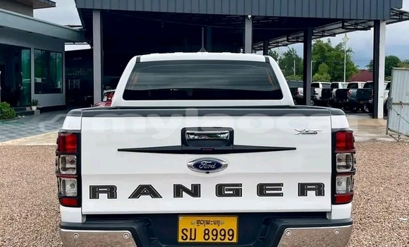 Buy Used Range Rover Range Rover White Car in Phonsavan in Xiangkhouang Province Buy Used Range Rover Range Rover White Car in Phonsavan in Xiangkhouang Province