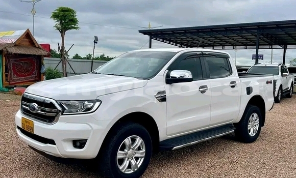 Buy Used Range Rover Range Rover White Car in Phonsavan in Xiangkhouang Province Buy Used Range Rover Range Rover White Car in Phonsavan in Xiangkhouang Province