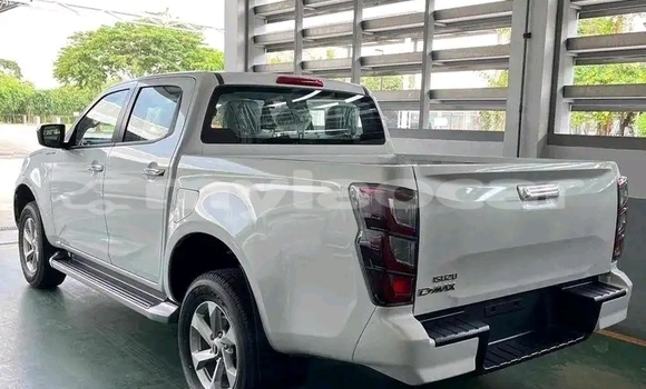 Buy Used Toyota Hilux White Car in Phongsaly in Phôngsali Province Buy Used Toyota Hilux White Car in Phongsaly in Phôngsali Province