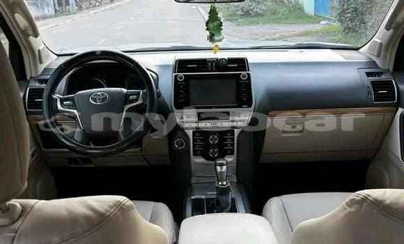 Buy Used Toyota Prado White Car in Luang Prabang in Louangphabang Province Buy Used Toyota Prado White Car in Luang Prabang in Louangphabang Province
