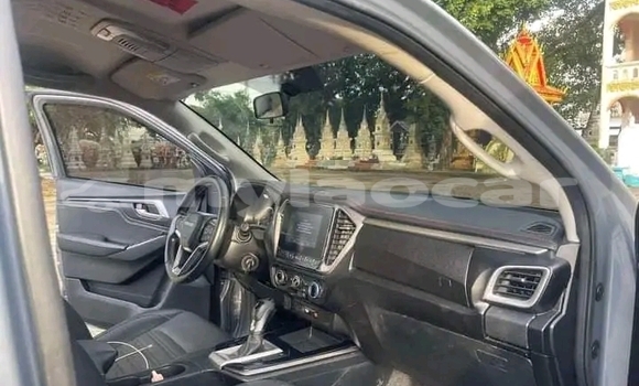 Buy Used Toyota Hilux Other Car in Luang Prabang in Louangphabang Province Buy Used Toyota Hilux Other Car in Luang Prabang in Louangphabang Province
