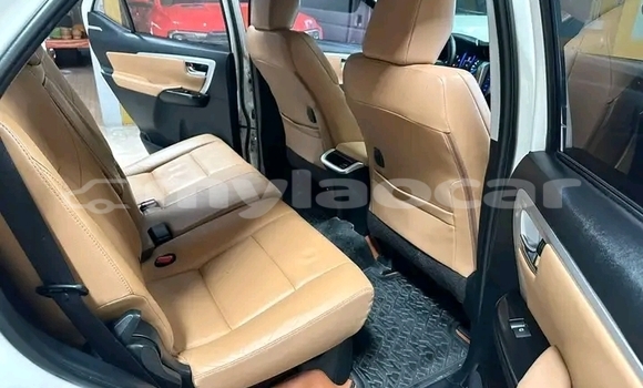 Buy Used Toyota Fortuner White Car in Vientiane in Vientiane Province Buy Used Toyota Fortuner White Car in Vientiane in Vientiane Province