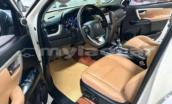 Buy Used Toyota Fortuner White Car in Vientiane in Vientiane Province Buy Used Toyota Fortuner White Car in Vientiane in Vientiane Province