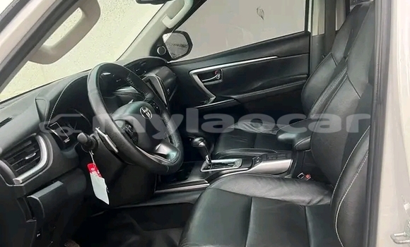 Buy Used Toyota Fortuner White Car in Luang Prabang in Louangphabang Province Buy Used Toyota Fortuner White Car in Luang Prabang in Louangphabang Province