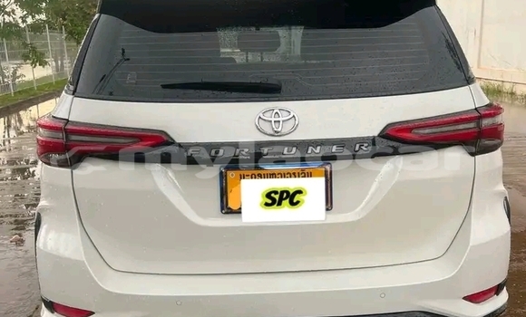 Buy Used Toyota Fortuner White Car in Luang Prabang in Louangphabang Province Buy Used Toyota Fortuner White Car in Luang Prabang in Louangphabang Province