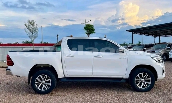 Buy Used Toyota Hilux White Car in Champasak in Champasak Province Buy Used Toyota Hilux White Car in Champasak in Champasak Province