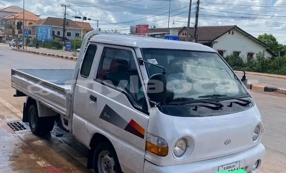 Buy Used Hyundai H200 White Car in Muang Khongxedon in Champasak Province Buy Used Hyundai H200 White Car in Muang Khongxedon in Champasak Province