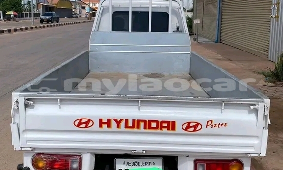 Buy Used Hyundai H200 White Car in Muang Khongxedon in Champasak Province Buy Used Hyundai H200 White Car in Muang Khongxedon in Champasak Province