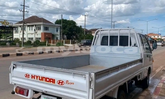 Buy Used Hyundai H200 White Car in Muang Khongxedon in Champasak Province Buy Used Hyundai H200 White Car in Muang Khongxedon in Champasak Province