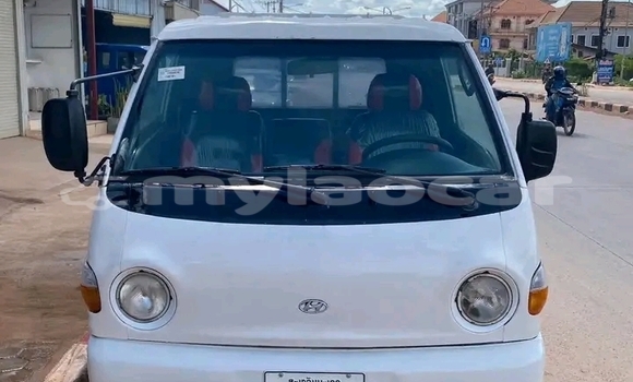 Buy Used Hyundai H200 White Car in Muang Khongxedon in Champasak Province Buy Used Hyundai H200 White Car in Muang Khongxedon in Champasak Province