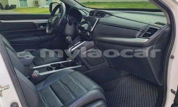 Buy Used Honda CR–V White Car in Vientiane in Vientiane Province Buy Used Honda CR–V White Car in Vientiane in Vientiane Province