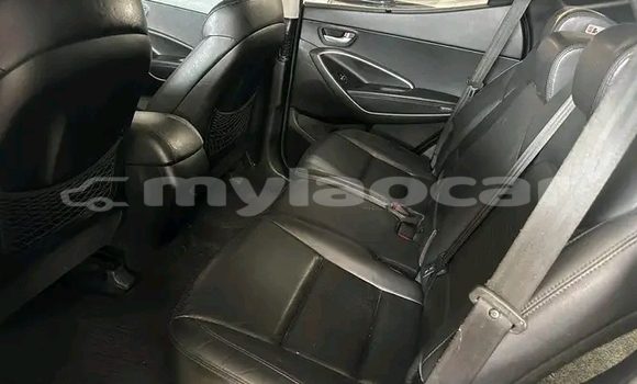 ຊື້ ໃຊ້ແລ້ວ Hyundai Santa Fe White ລົດ ໃນ Luang Prabang ໃນ Louangphabang Province ຊື້ ໃຊ້ແລ້ວ Hyundai Santa Fe White ລົດ ໃນ Luang Prabang ໃນ Louangphabang Province