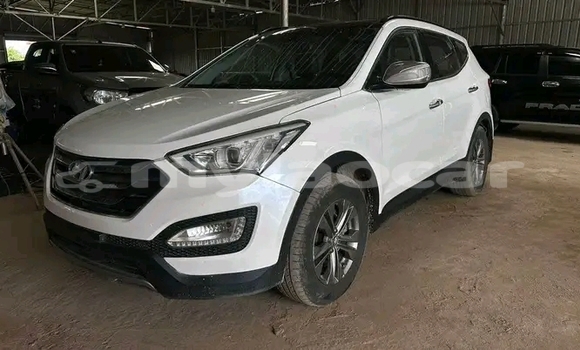 ຊື້ ໃຊ້ແລ້ວ Hyundai Santa Fe White ລົດ ໃນ Luang Prabang ໃນ Louangphabang Province ຊື້ ໃຊ້ແລ້ວ Hyundai Santa Fe White ລົດ ໃນ Luang Prabang ໃນ Louangphabang Province