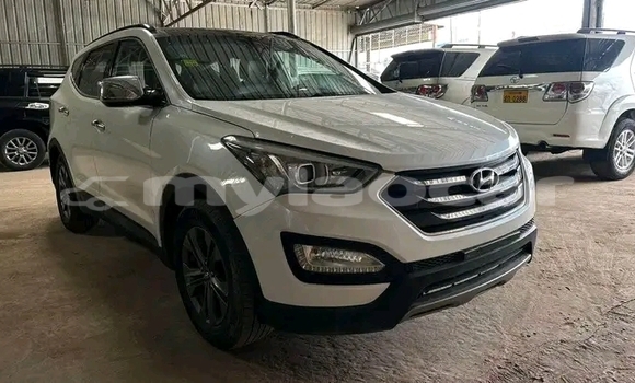 ຊື້ ໃຊ້ແລ້ວ Hyundai Santa Fe White ລົດ ໃນ Luang Prabang ໃນ Louangphabang Province ຊື້ ໃຊ້ແລ້ວ Hyundai Santa Fe White ລົດ ໃນ Luang Prabang ໃນ Louangphabang Province