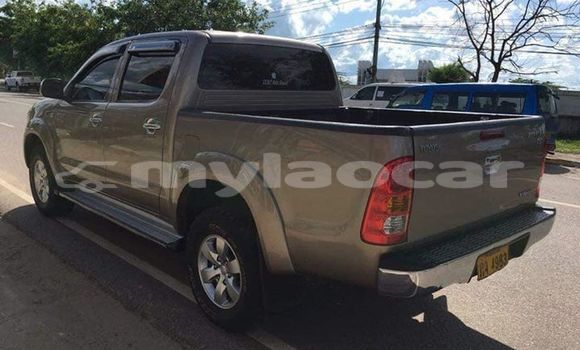 Buy Used Toyota Hilux Brown Car in Vientiane in Vientiane Province Buy Used Toyota Hilux Brown Car in Vientiane in Vientiane Province