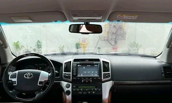 ຊື້ ໃຊ້ແລ້ວ Toyota Land Cruiser White ລົດ ໃນ Vientiane ໃນ Vientiane Province ຊື້ ໃຊ້ແລ້ວ Toyota Land Cruiser White ລົດ ໃນ Vientiane ໃນ Vientiane Province
