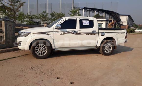 ຊື້ ໃຊ້ແລ້ວ Toyota Hilux White ລົດ ໃນ Vientiane ໃນ Vientiane Province ຊື້ ໃຊ້ແລ້ວ Toyota Hilux White ລົດ ໃນ Vientiane ໃນ Vientiane Province