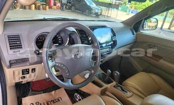 ຊື້ ໃຊ້ແລ້ວ Toyota Fortuner White ລົດ ໃນ Vientiane ໃນ Vientiane Province ຊື້ ໃຊ້ແລ້ວ Toyota Fortuner White ລົດ ໃນ Vientiane ໃນ Vientiane Province
