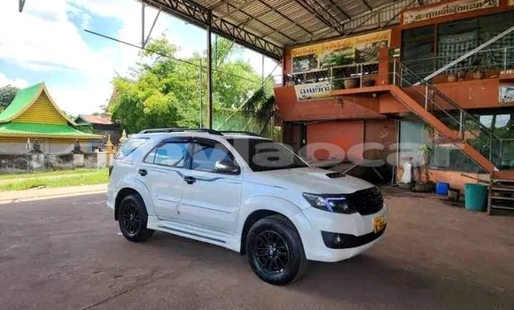 ຊື້ ໃຊ້ແລ້ວ Toyota Fortuner White ລົດ ໃນ Vientiane ໃນ Vientiane Province ຊື້ ໃຊ້ແລ້ວ Toyota Fortuner White ລົດ ໃນ Vientiane ໃນ Vientiane Province