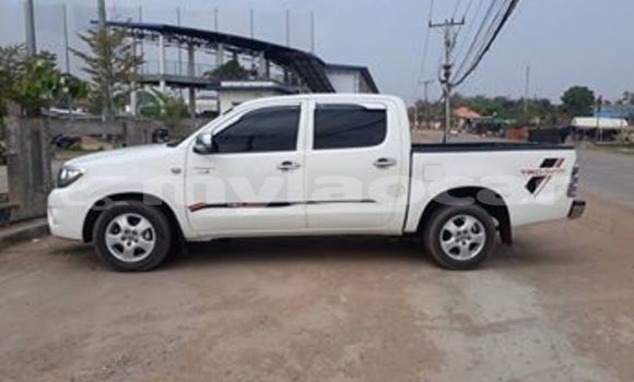 ຊື້ ໃຊ້ແລ້ວ Toyota Hilux White ລົດ ໃນ Vientiane ໃນ Vientiane Province ຊື້ ໃຊ້ແລ້ວ Toyota Hilux White ລົດ ໃນ Vientiane ໃນ Vientiane Province