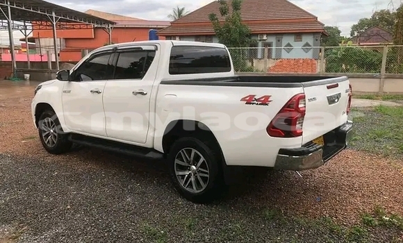 ຊື້ ໃຊ້ແລ້ວ Toyota REVO CAB Z-EDITION White ລົດ ໃນ Vientiane ໃນ Vientiane Province ຊື້ ໃຊ້ແລ້ວ Toyota REVO CAB Z-EDITION White ລົດ ໃນ Vientiane ໃນ Vientiane Province